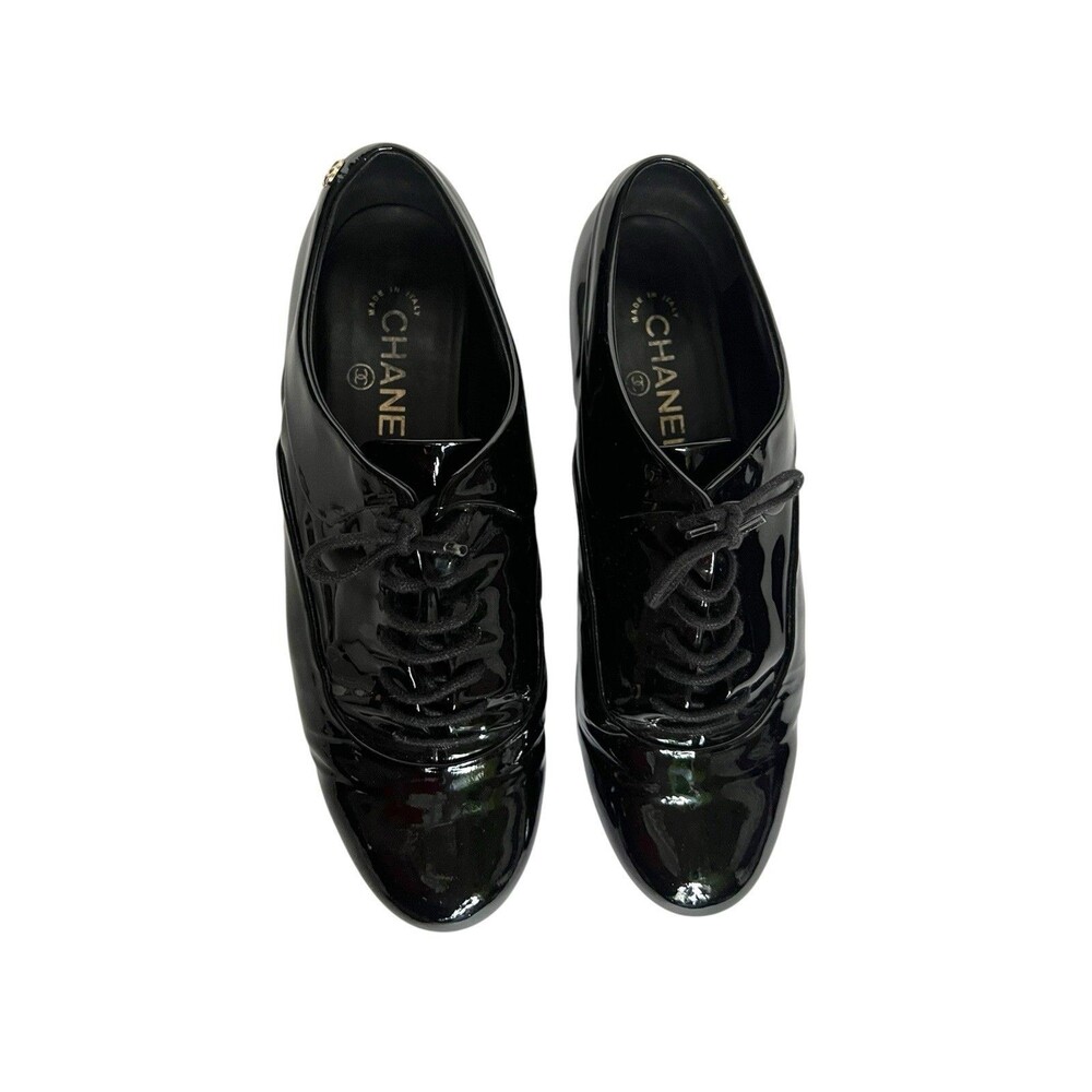 Chanel Black Patent Leather Lace Up Oxford Shoes Pearl Heel CC Logo EU 39.5 - Picture 4 of 12